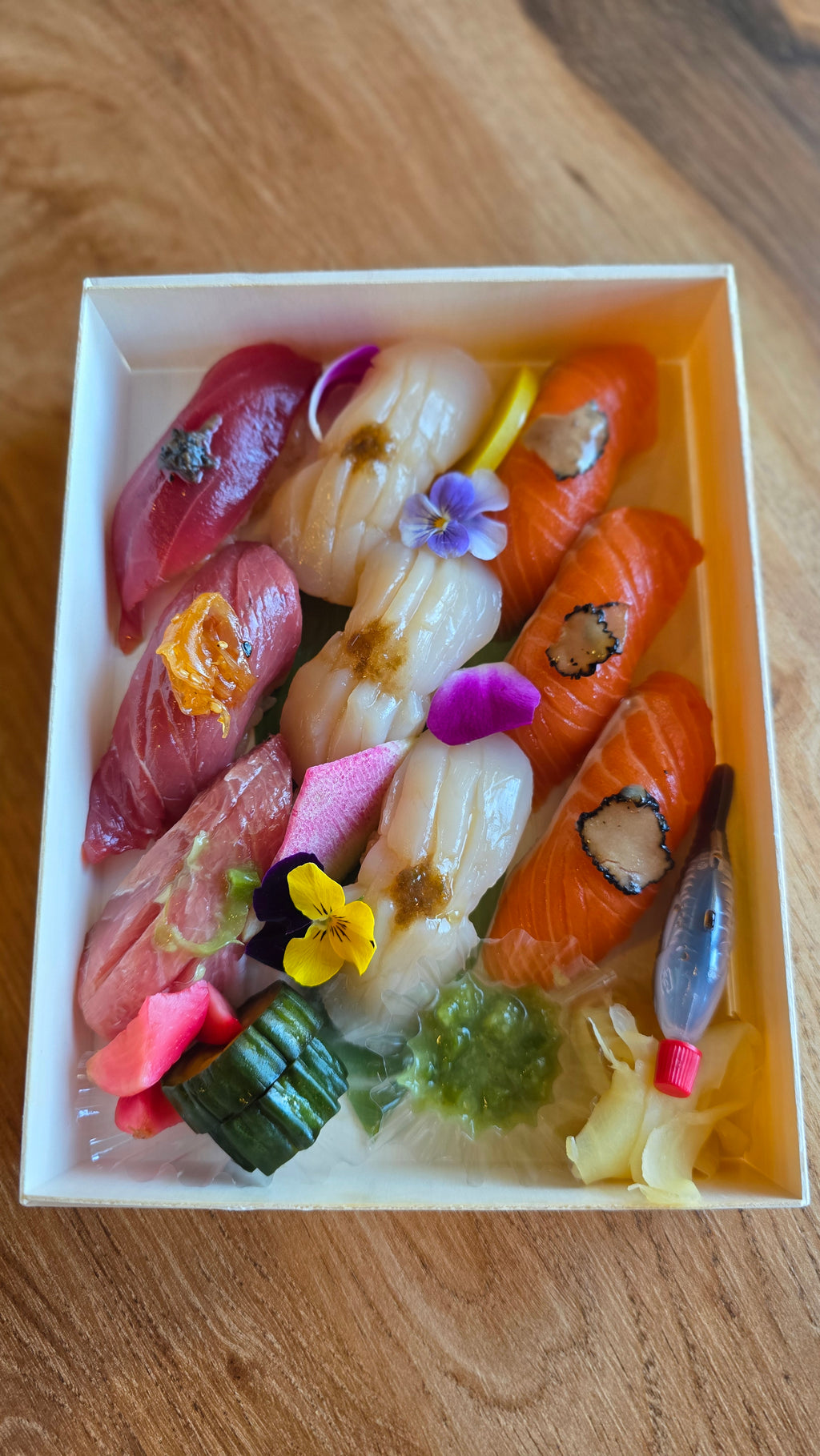 Omakase Combo Box #2 (Bluefin, King Salmon, Hokkaido Scallops)